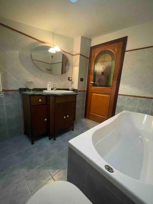 Apartmán La Casa Nel Cortile Castelbuono  Exteriér fotografie